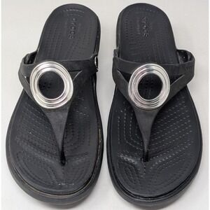 Crocs Sanrah Ringed Silver Circle Thong Black Wedge‎ Sandals Women's Size 11